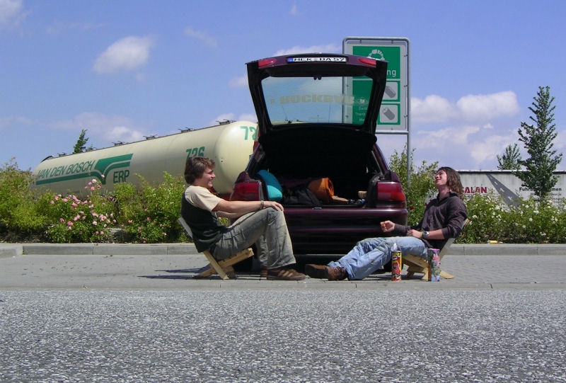 Foto024.jpg - Eine Autobahnraststätte kann - das richtige Equipment vorausgesetzt - sehr erholsam sein.