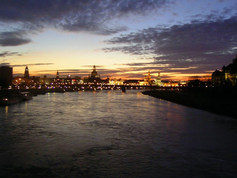 Foto038.jpg - Das Panorama der Dresdner Altstadt, gesehen von der Albertbrücke.